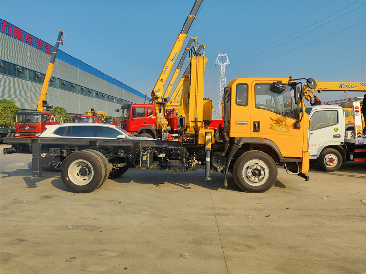 ?重汽豪曼小黃牌折臂6.3噸隨車吊