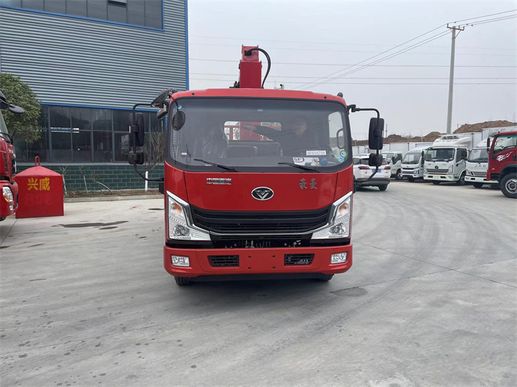 ?重汽豪曼3.8米貨箱6.3噸隨車吊