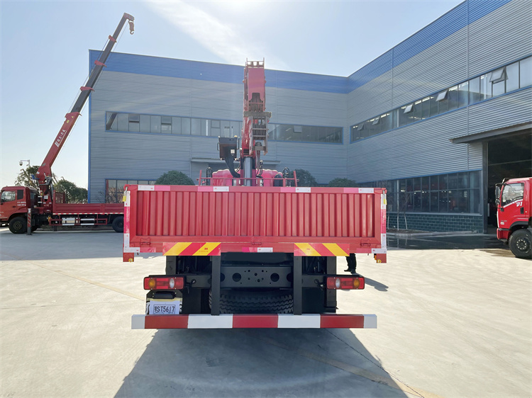 東風(fēng)D1程力興威8噸4節(jié)隨車吊