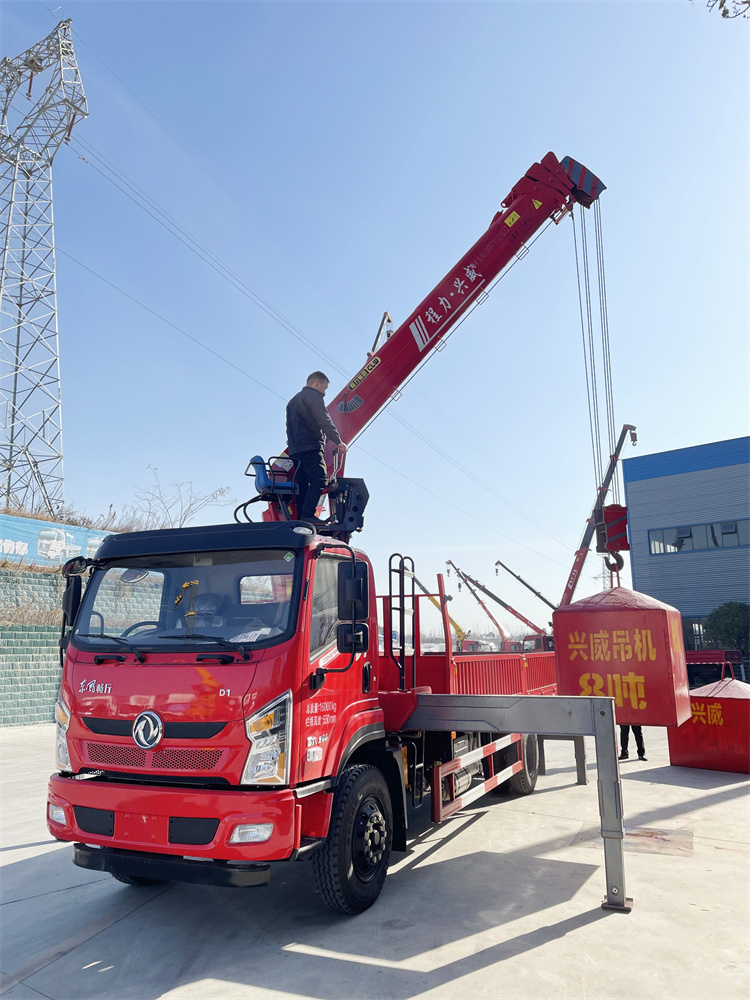 東風(fēng)D1程力興威8噸4節(jié)隨車吊