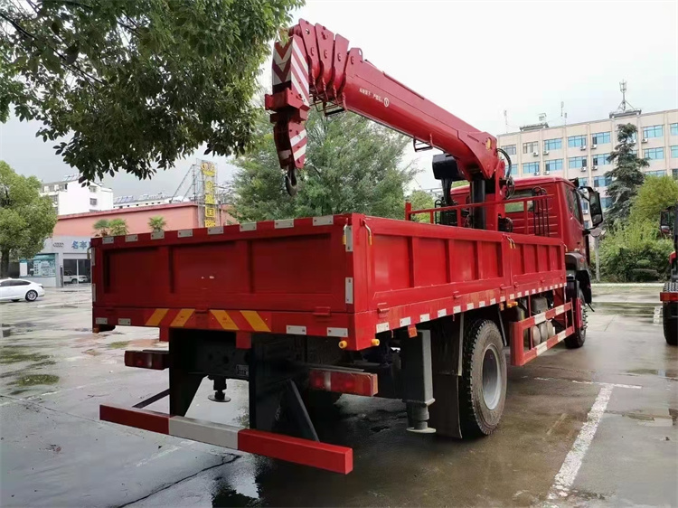 重汽豪瀚單橋8噸隨車吊