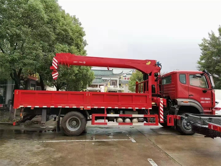 重汽豪瀚單橋8噸隨車吊