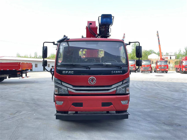 東風(fēng)多利卡D8國(guó)六隨車吊