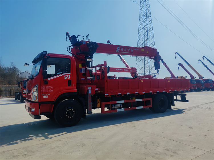 東風(fēng)D1程力興威8噸5節(jié)臂隨車吊