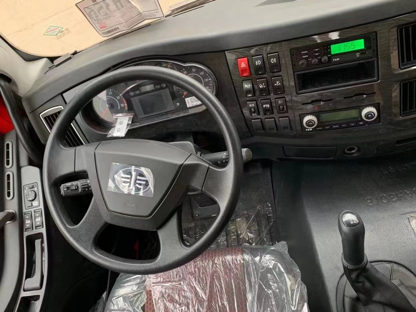 解放單橋石煤8噸隨車吊