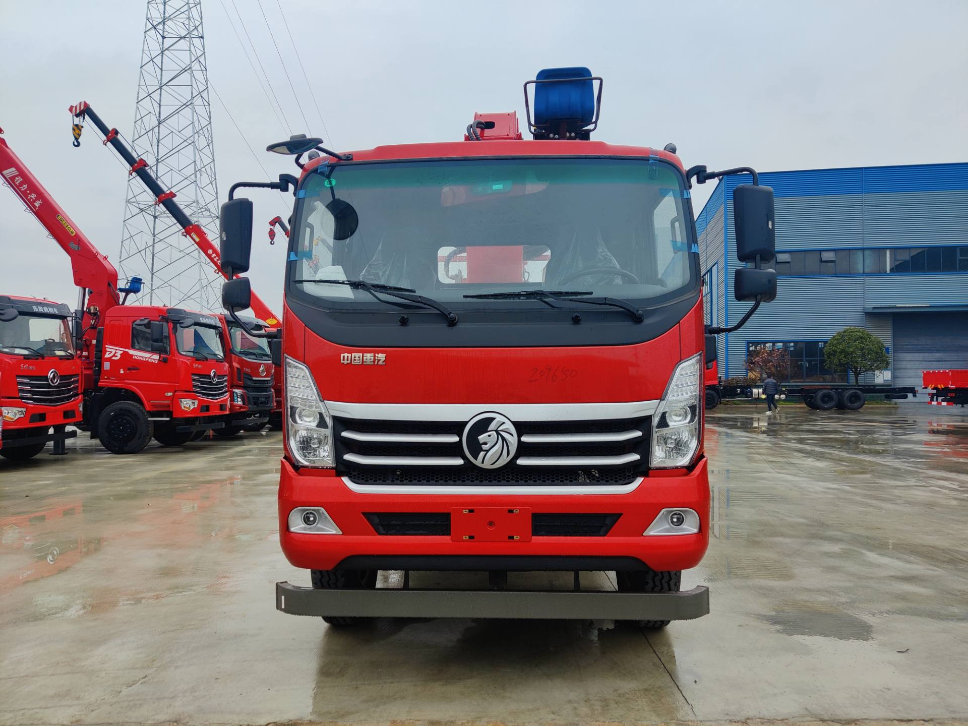 王牌短軸距興威8噸隨車吊
