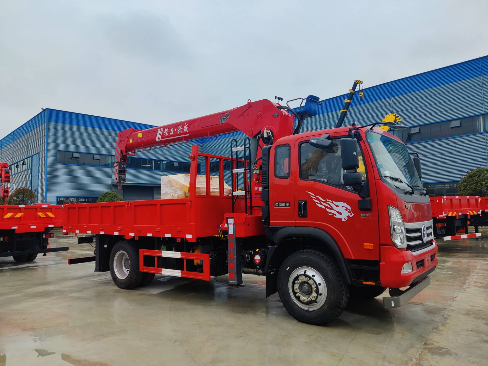 王牌短軸距興威8噸隨車吊