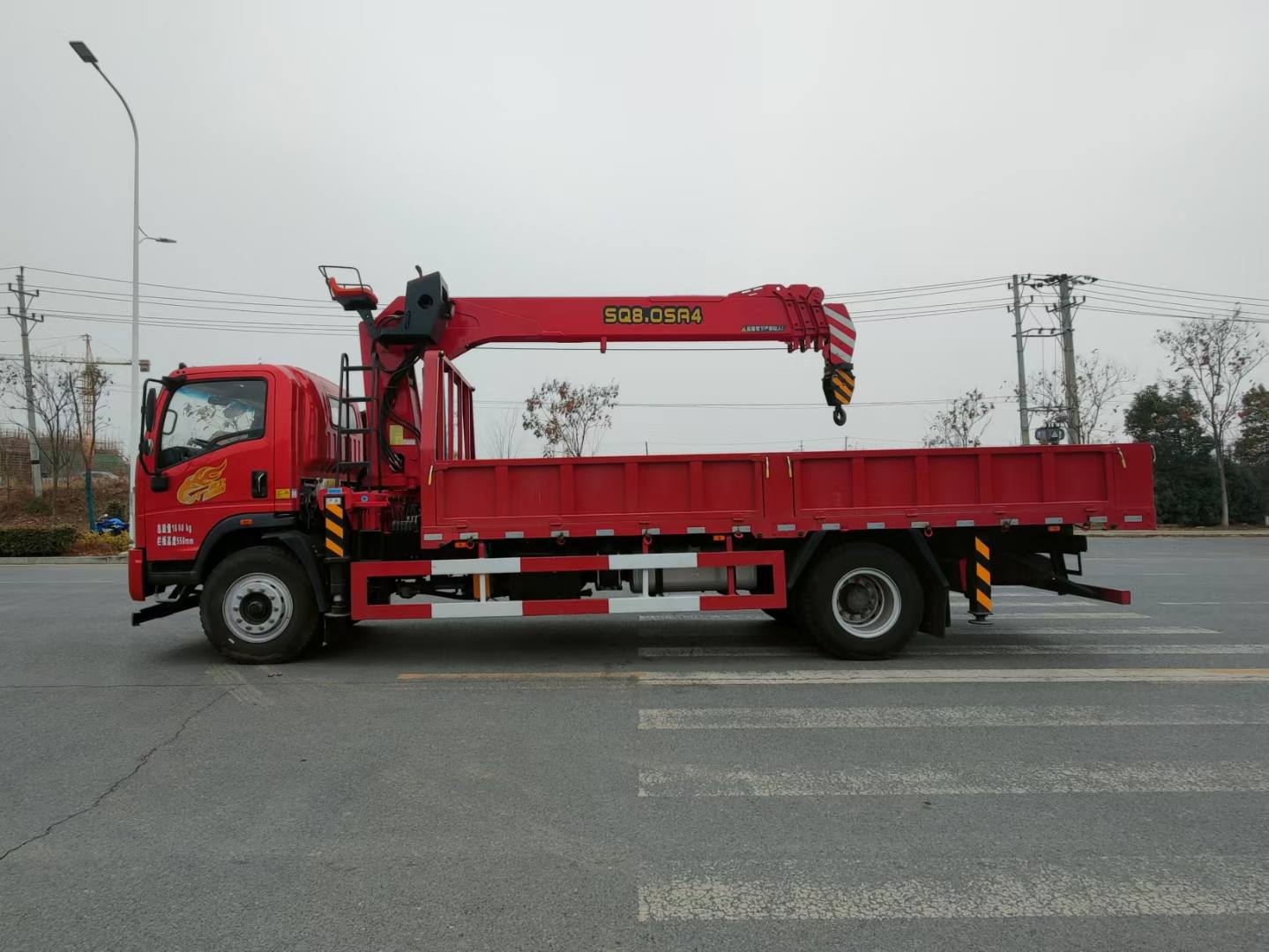 重汽豪曼8噸6.2米貨箱隨車吊