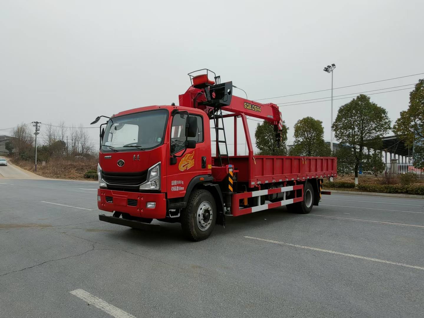 重汽豪曼8噸6.2米貨箱隨車吊
