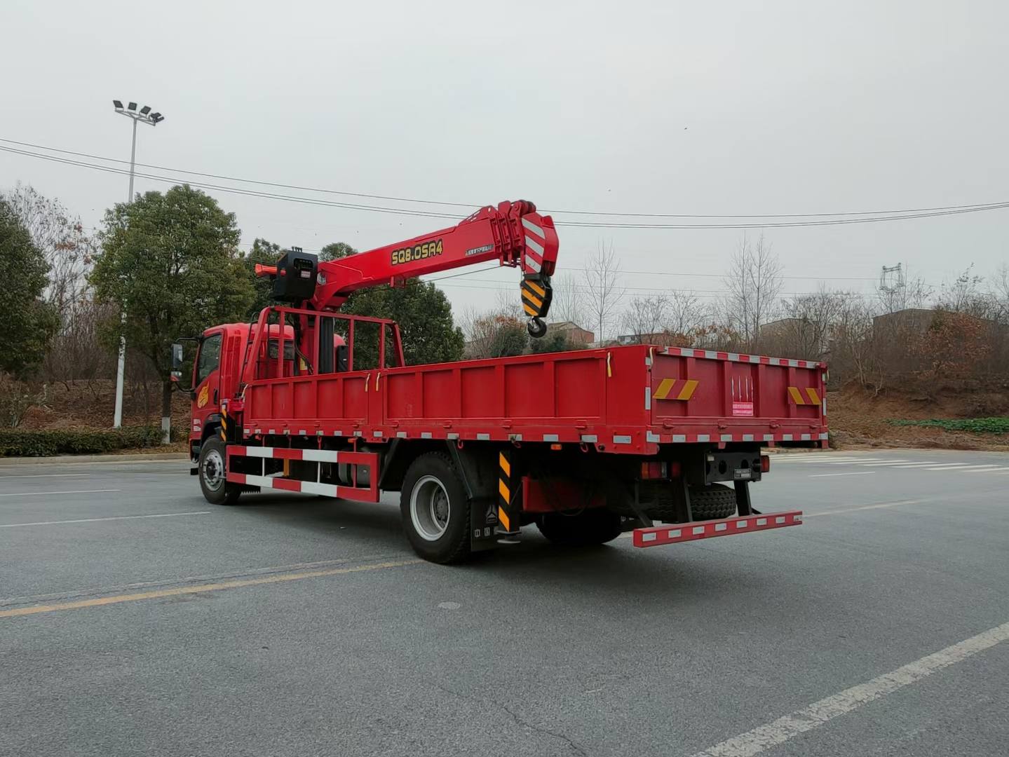 重汽豪曼8噸6.2米貨箱隨車吊