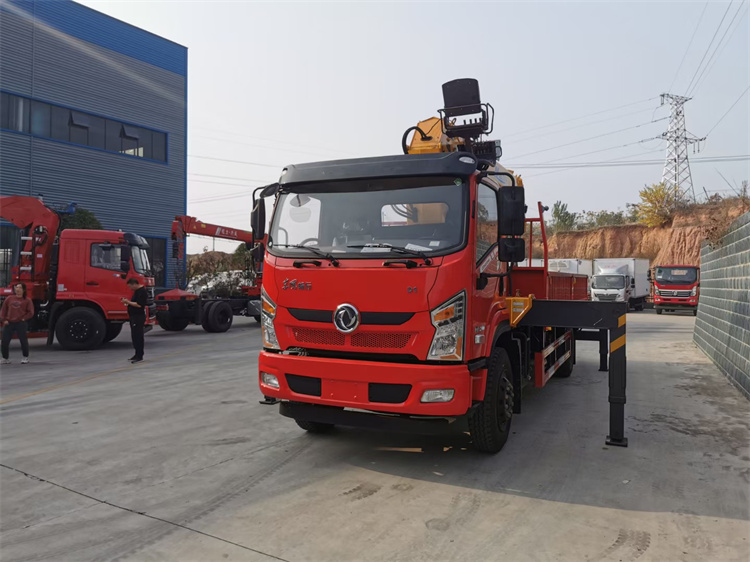國六東風(fēng)D1單橋8噸隨車吊