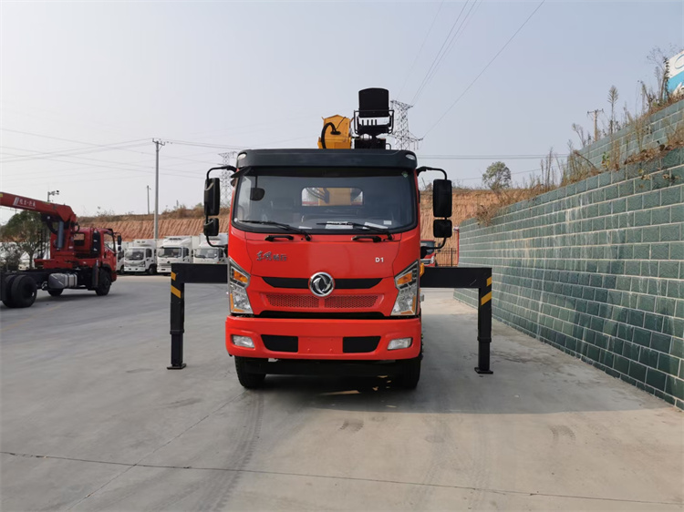 國六東風(fēng)D1單橋8噸隨車吊