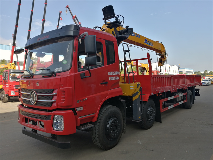 東風K5小三軸徐工10噸隨車吊