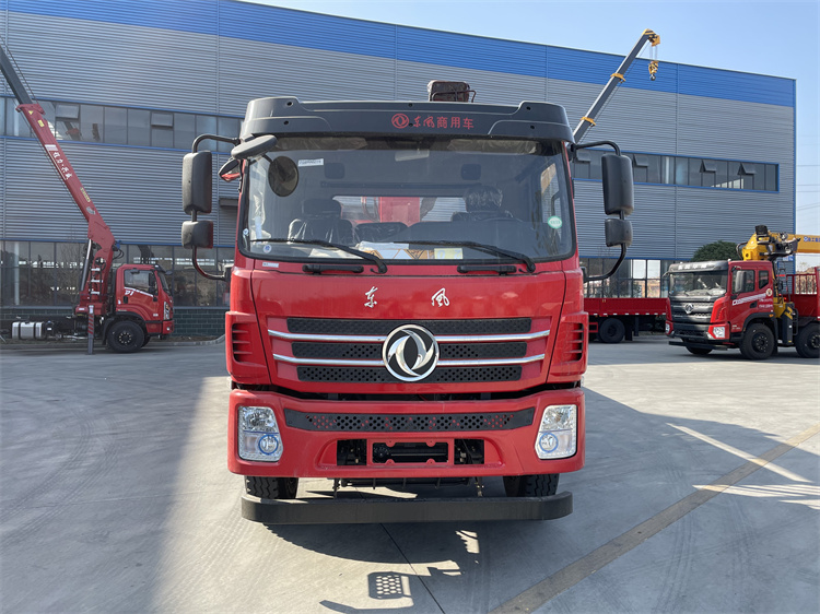東風(fēng)小三軸興威8噸隨車吊