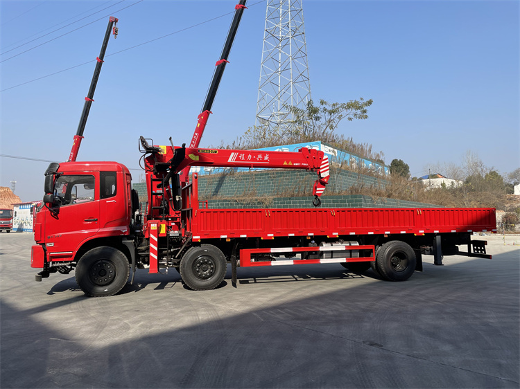 東風(fēng)小三軸興威8噸隨車吊