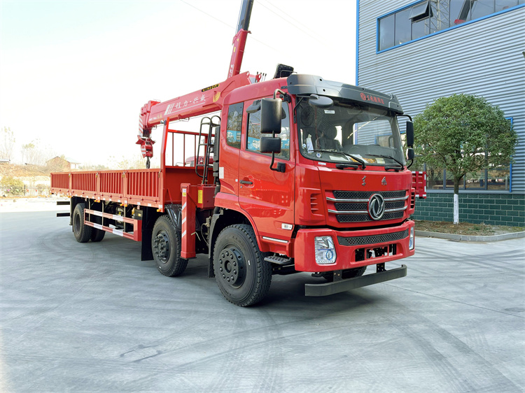 東風(fēng)小三軸興威8噸隨車吊