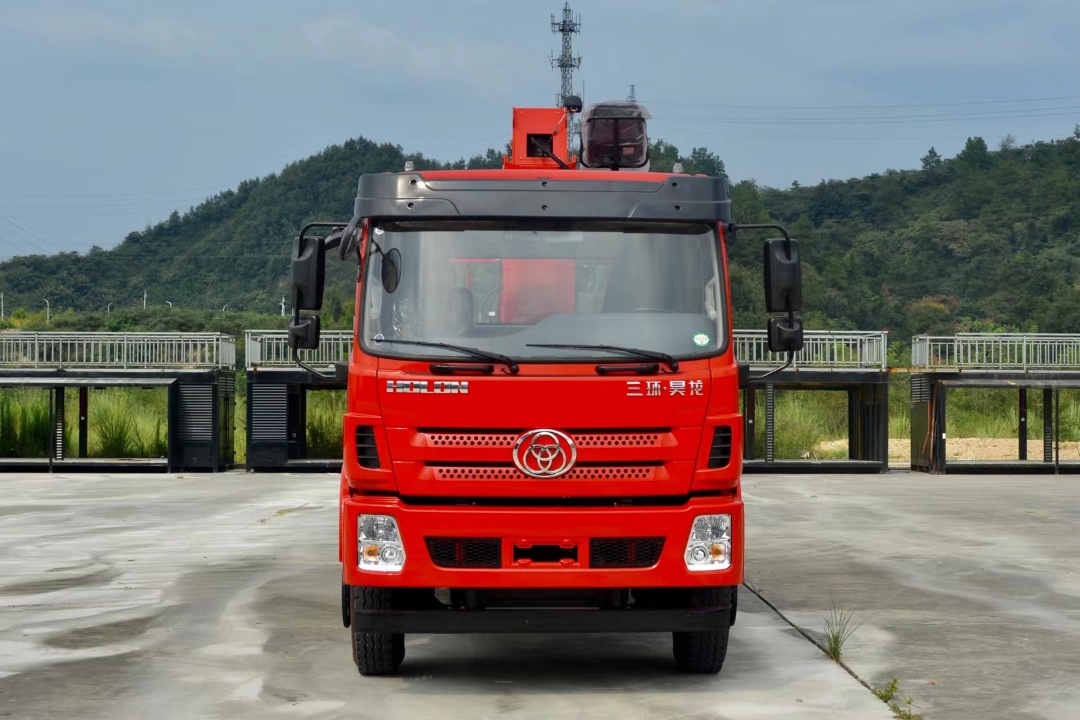三環(huán)昊龍后八輪三一12噸隨車吊
