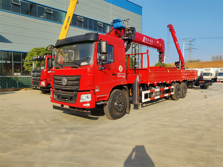 東風(fēng)F5后八輪興威12噸隨車吊