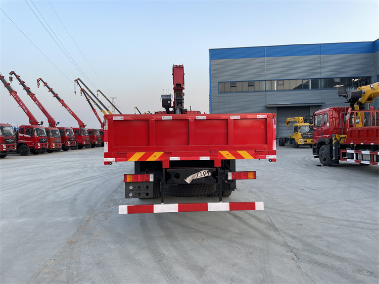 東風T5后八輪興威12噸隨車吊