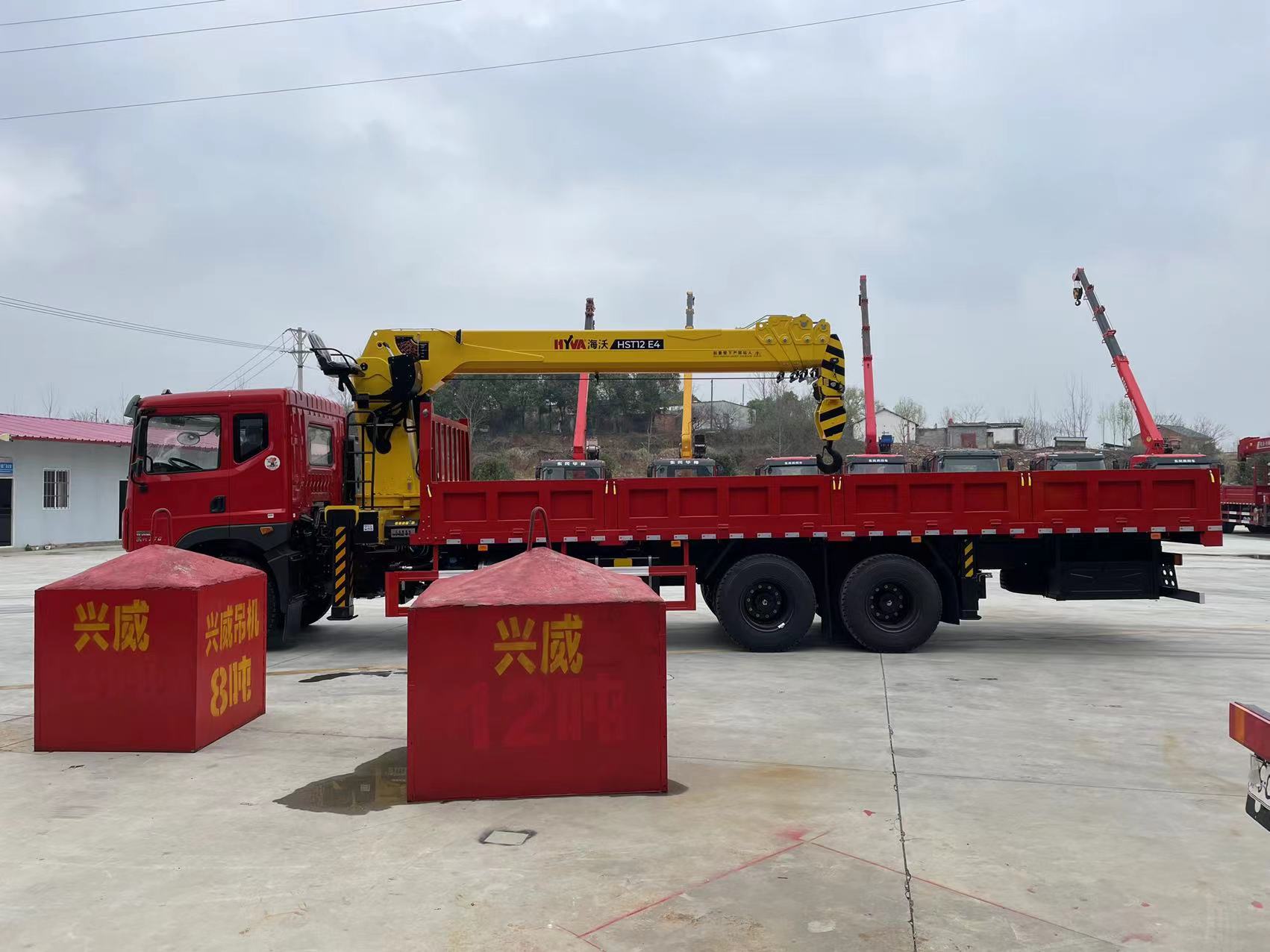 東風(fēng)T5后八輪海沃12噸隨車吊