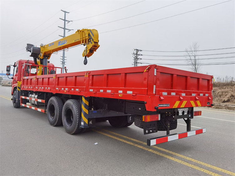 東風(fēng)K5后八輪12噸隨車吊