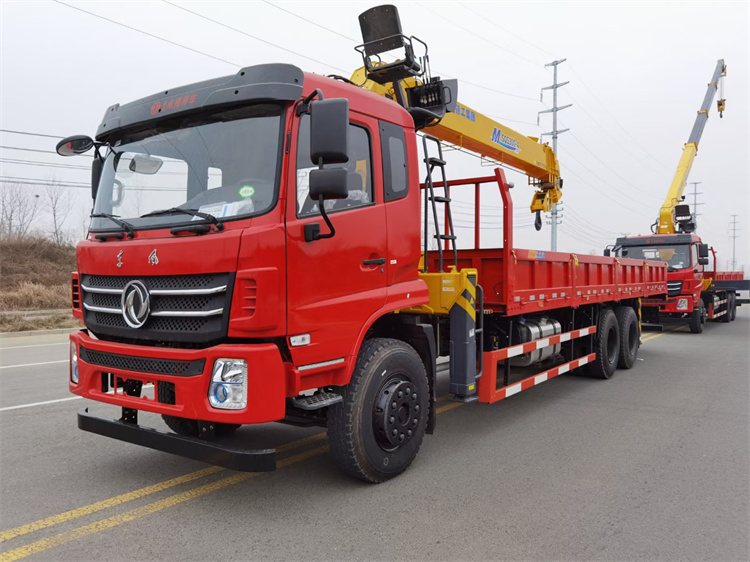 東風(fēng)K5后八輪12噸隨車吊