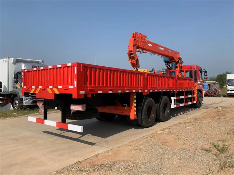 東風(fēng)F5后八輪石煤12噸 5節(jié)臂隨車吊