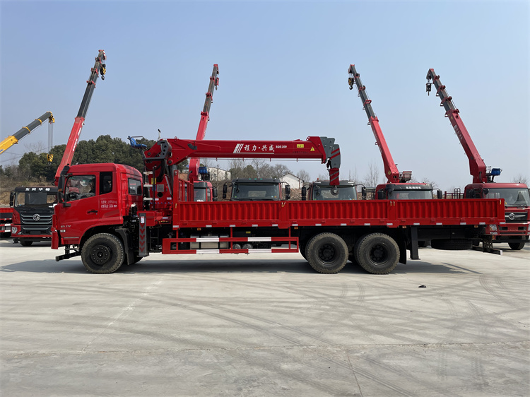 東風(fēng)K5后八輪徐工12噸隨車吊