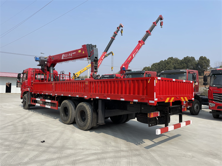 東風(fēng)K5后八輪徐工12噸隨車吊