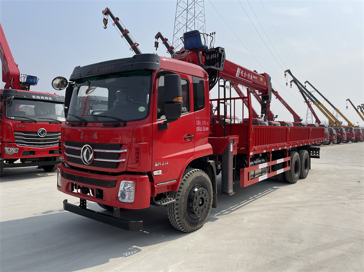 東風(fēng)K5后八輪徐工12噸隨車吊