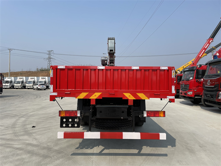 東風(fēng)K5后八輪徐工12噸隨車吊