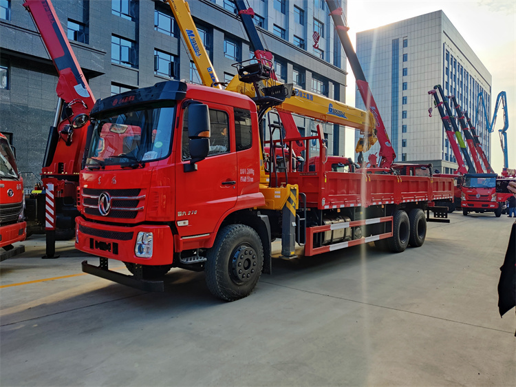 東風(fēng)K5后八輪12噸隨車吊