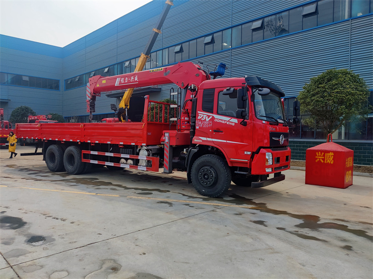 東風D3V后八輪程力興威12噸隨車吊