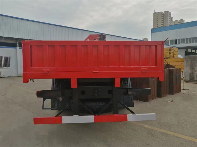 東風(fēng)D7V前四后八25噸折臂隨車吊