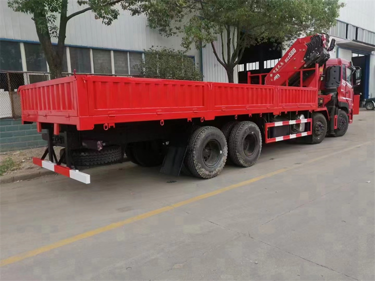 東風(fēng)D7V前四后八25噸折臂隨車吊