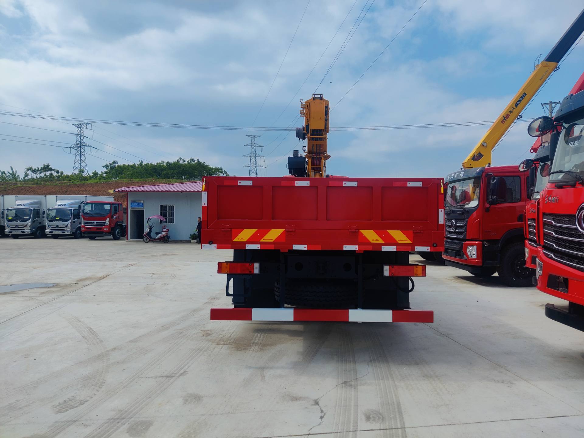 東風(fēng)D7前四后八徐工16噸隨車吊